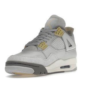 Jordan 4 Crafts Size 71/2 woman’s!!! Only wore once and in perfect condition.